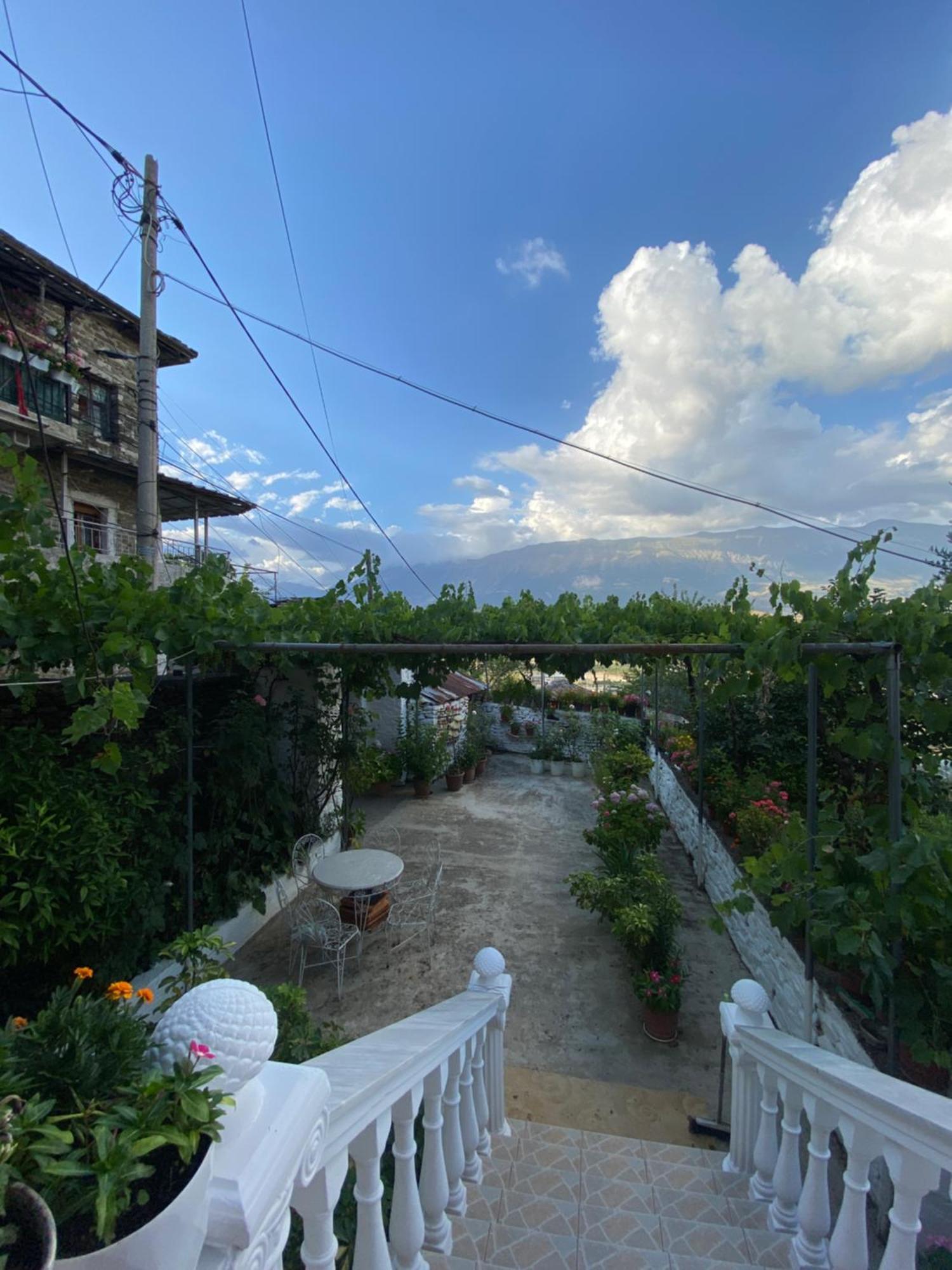 Stonetale Garden Guesthouse Gjirokastër 외부 사진