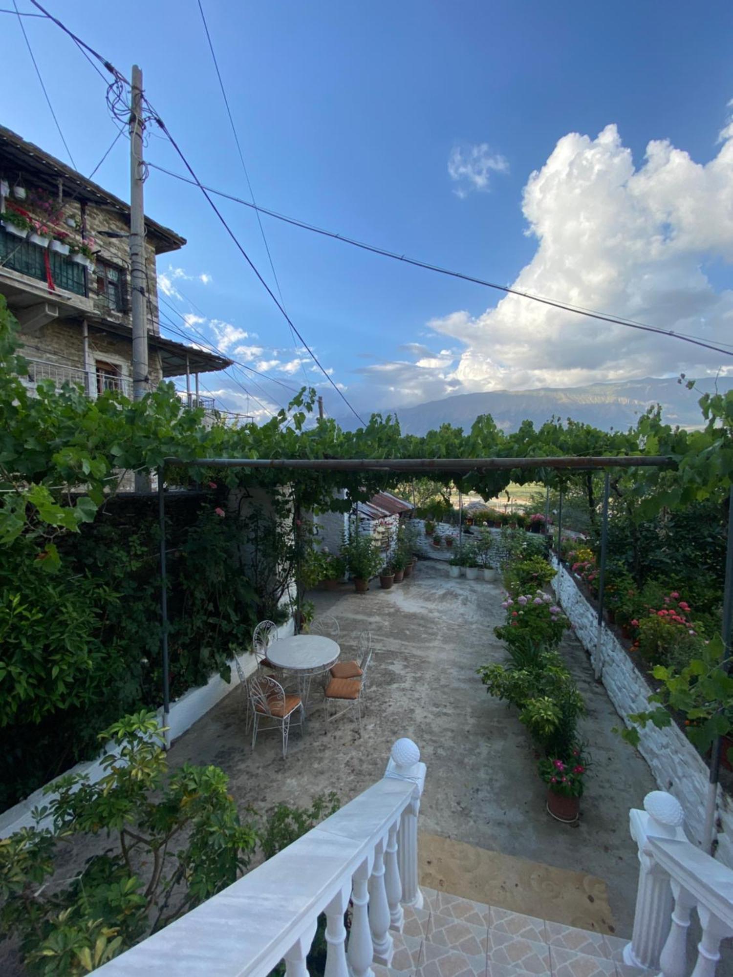 Stonetale Garden Guesthouse Gjirokastër 외부 사진